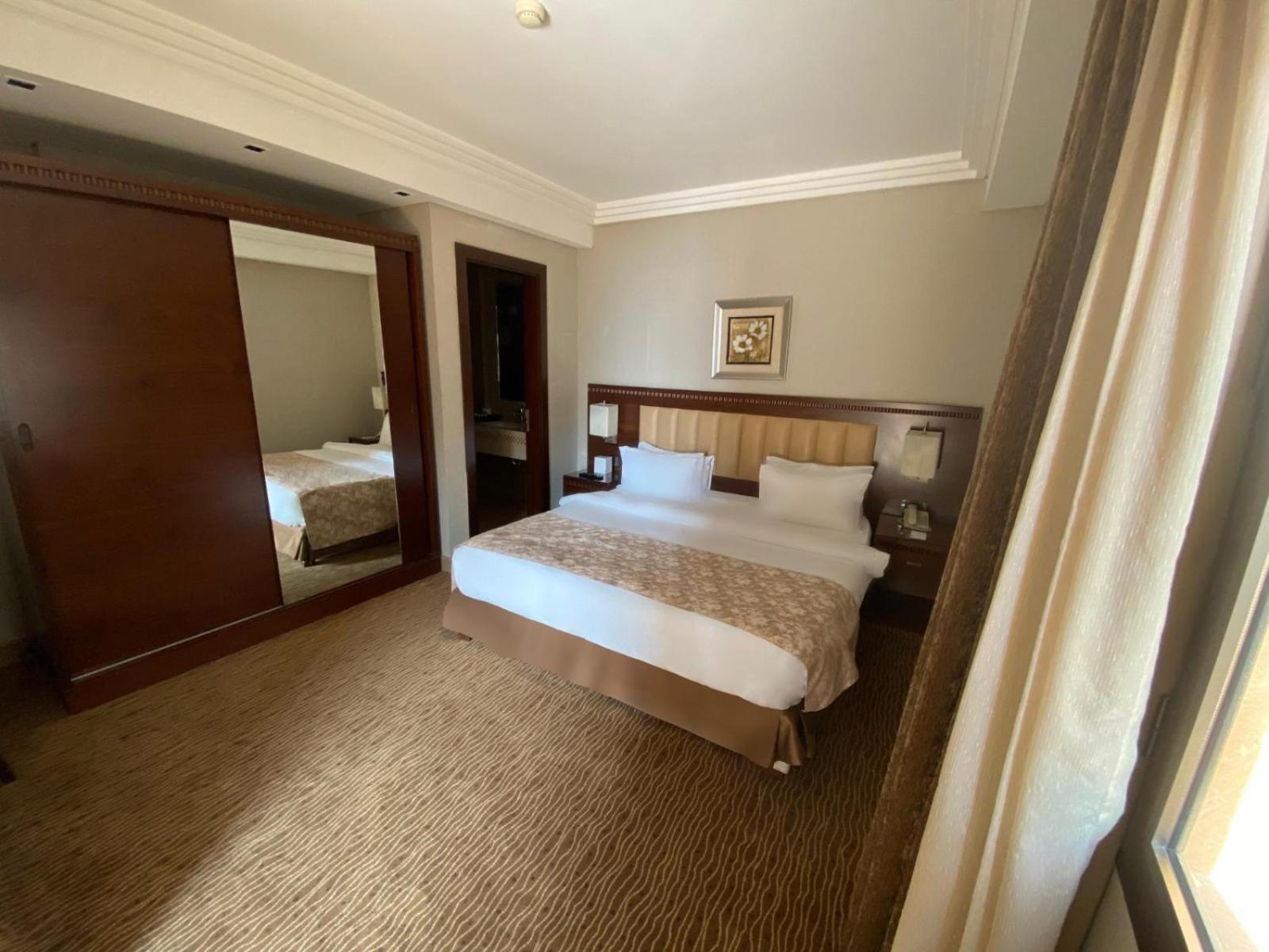 Lancaster Suites Raouche Beirut Exterior photo